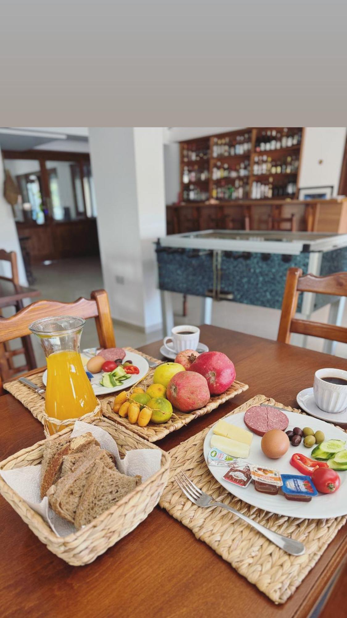 The Horse Farm Hotel Agios Georgios  Exteriör bild