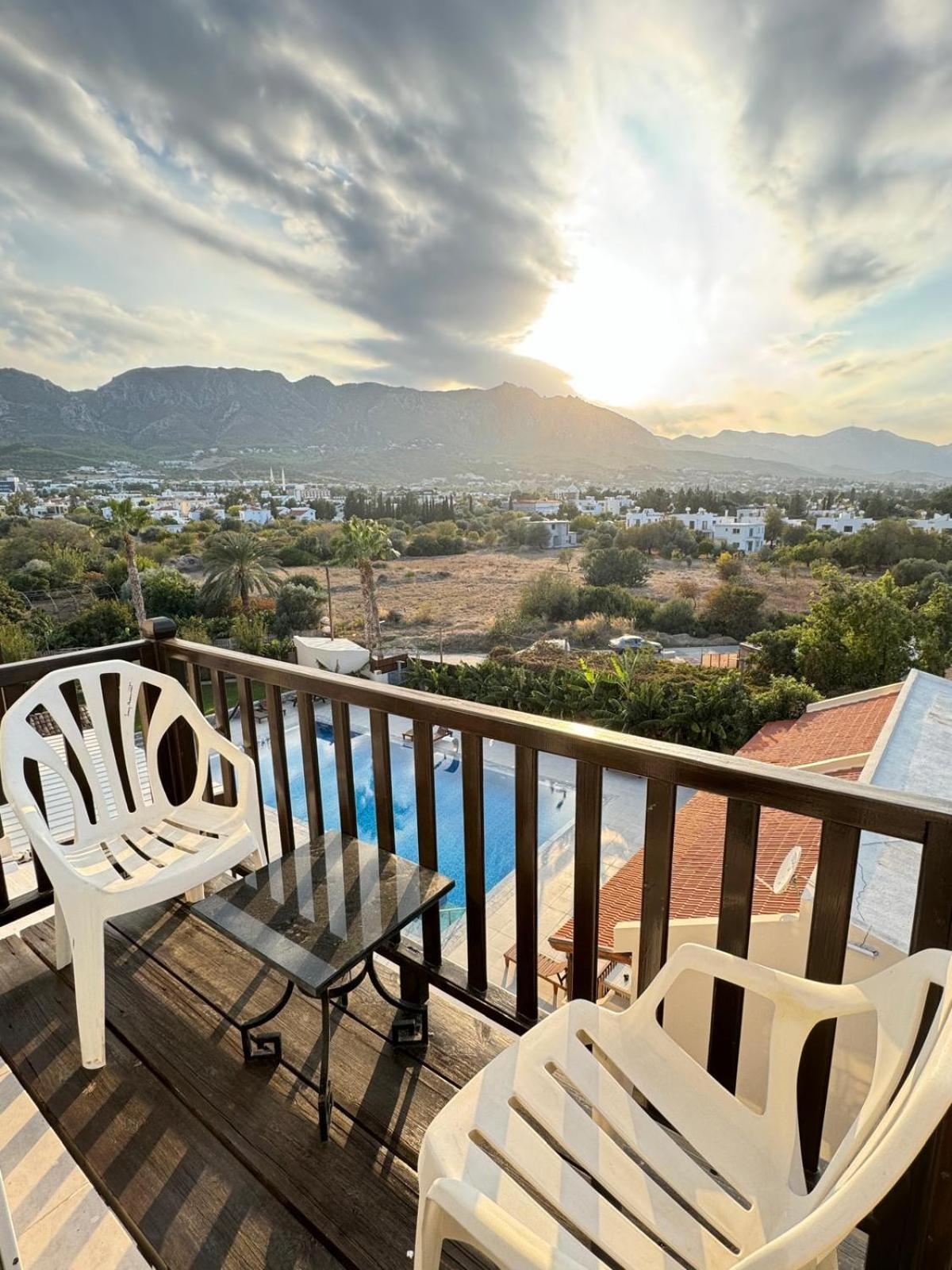 The Horse Farm Hotel Agios Georgios  Exteriör bild